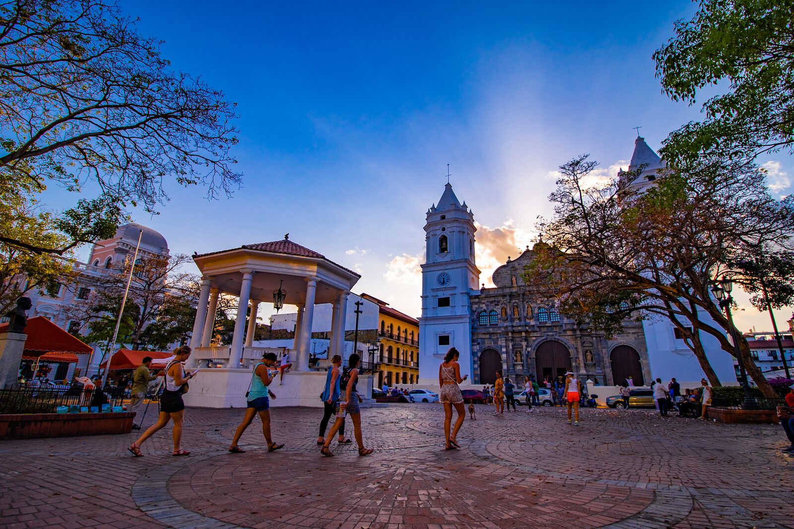 large_Plaza_de_la_Catedral_Independence_Square_Casco_Antiguo_Panama_city_1__c8fe8243 7c97 42f7 b4e1 5154d9d6c1c0